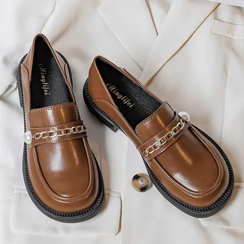 Маленькие кожаные туфли в британском стиле с металлическими цепочками, женские туфли-дерби на плоской подошве с круглым носком и жемчужным бисером, женские качественные кожаные лоферы, размер 43