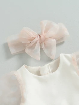 Платье-комбинезон с цветочным принтом и рюшами на рукавах для маленькой девочки и повязкой на голове в тон - очаровательный наряд для новорожденных для особых случаев